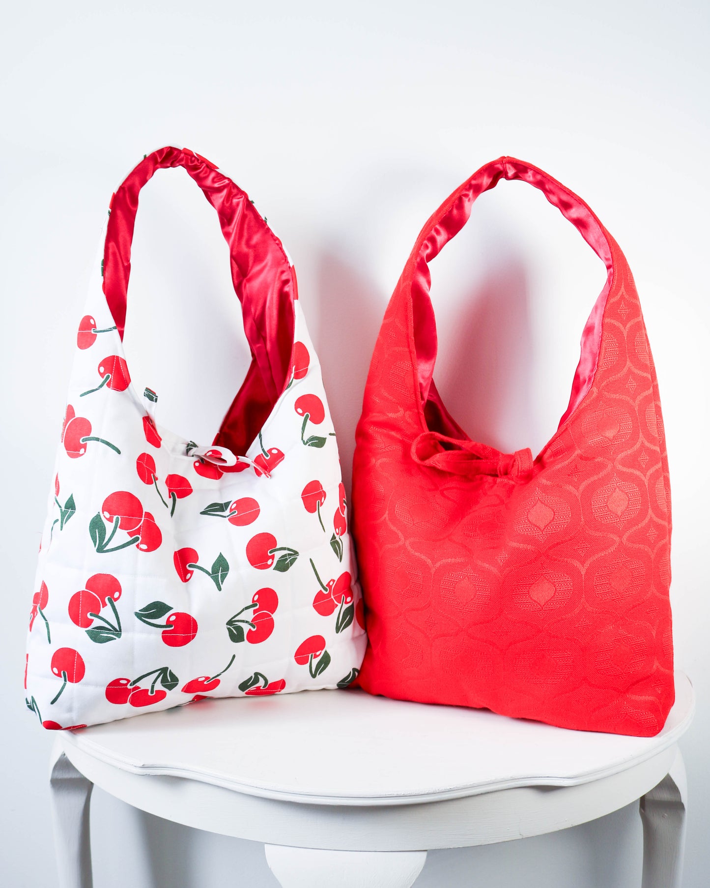 Sonia bag in retro red pattern
