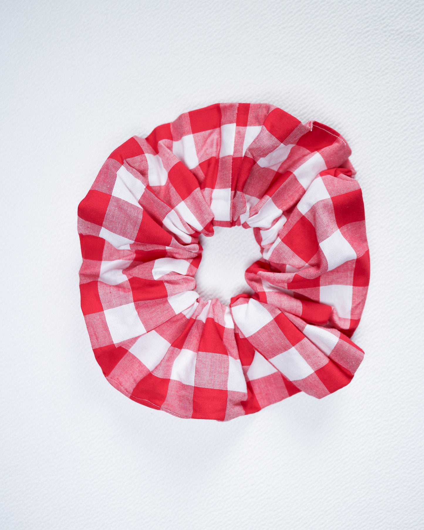 Scrunchie in red gingham