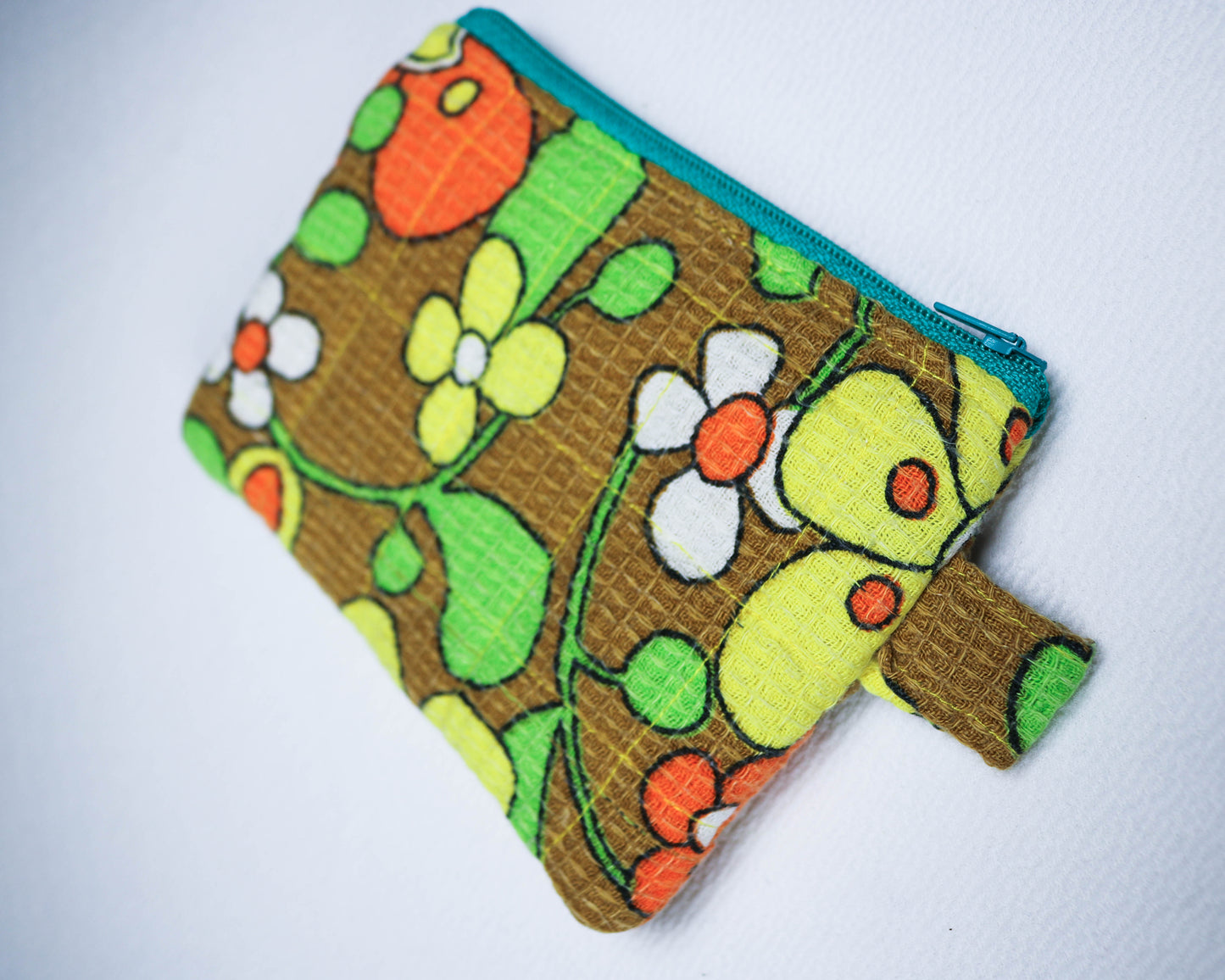 Purse in 70s floral print