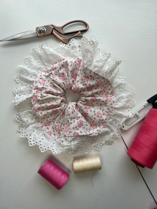 Maxi Pink Floral Lace Scrunchie