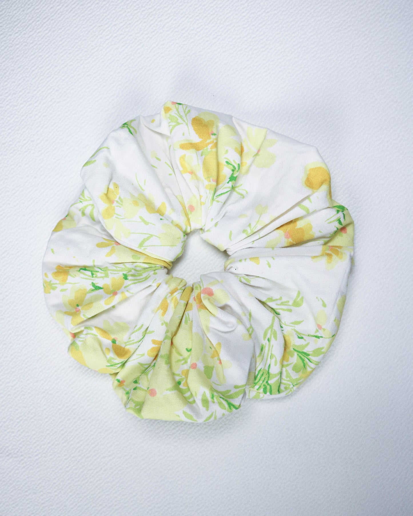Scrunchie in buttercup print