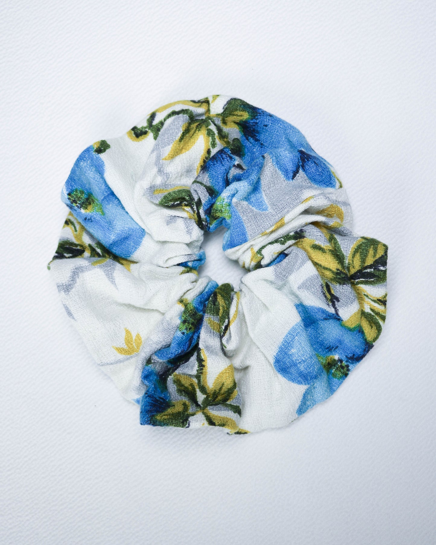 Scrunchie in floral rustic fabric