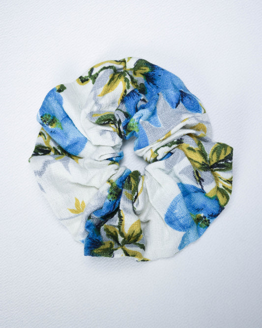 Scrunchie in floral rustic fabric