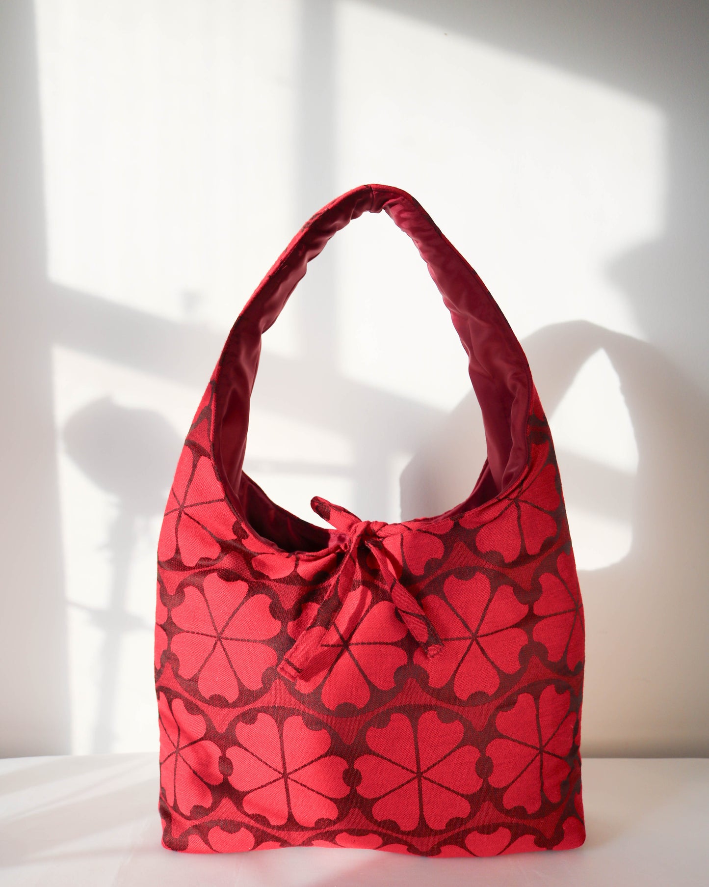 Sonia bag in red geometric print - Large