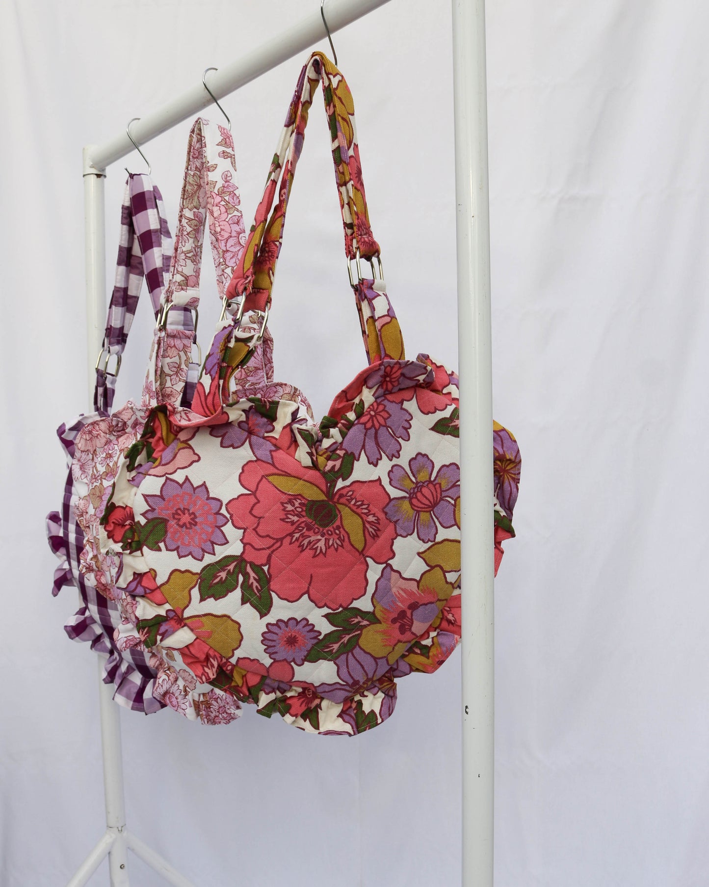 Lottie bag in large floral print